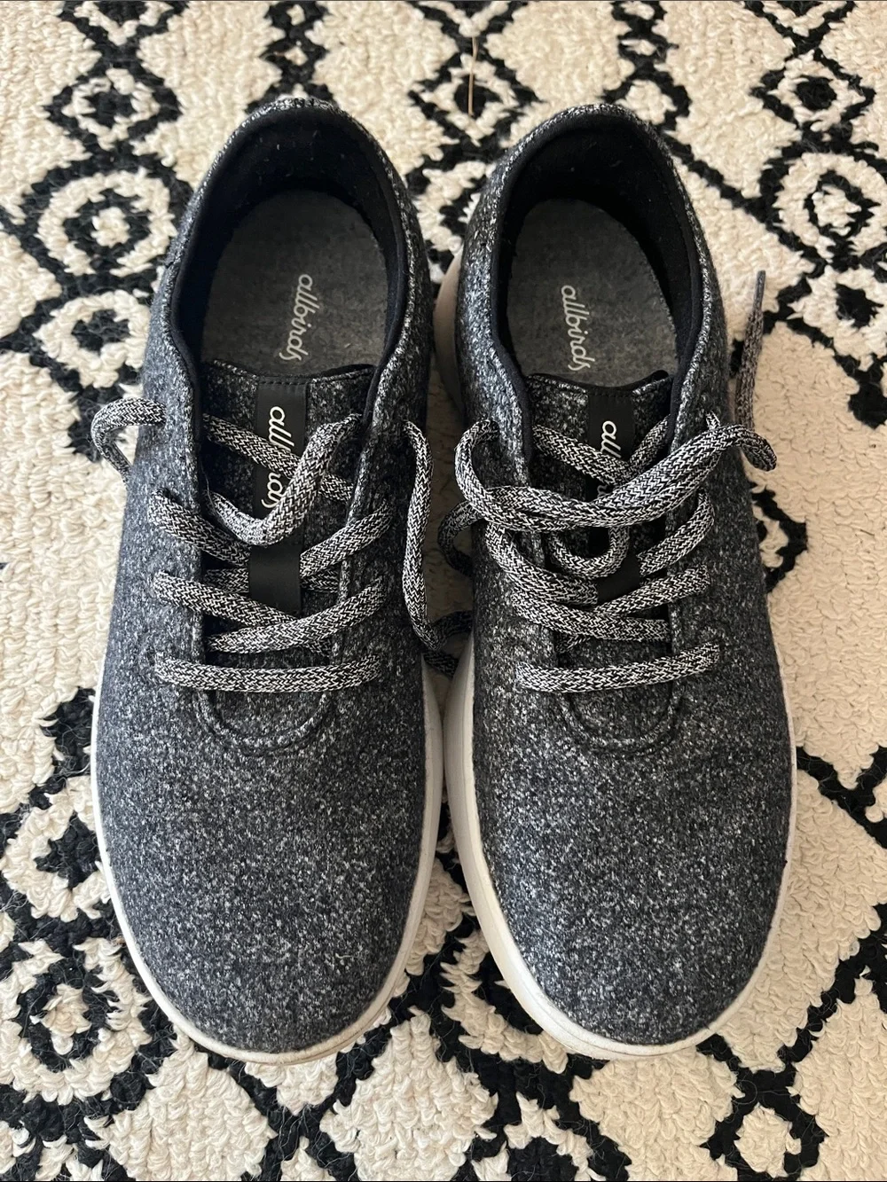 allbirds Men’s size 10 Wool Runners in Charcoal/White